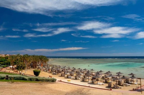 la spiaggia di shoni bay a marsa alam