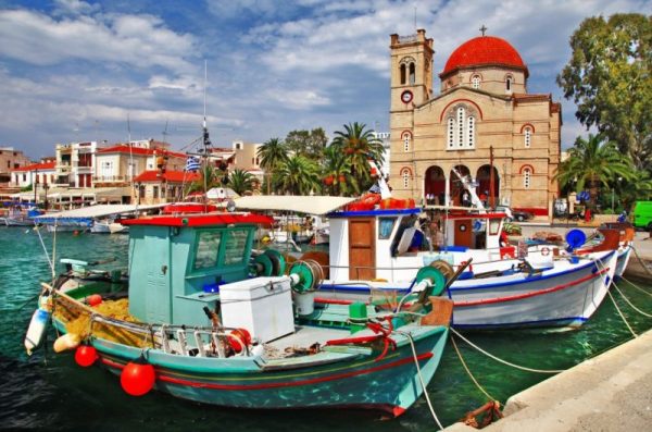 Il porto di Egina Isole Saroniche