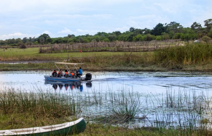 escursione in barca a Okavango Delta